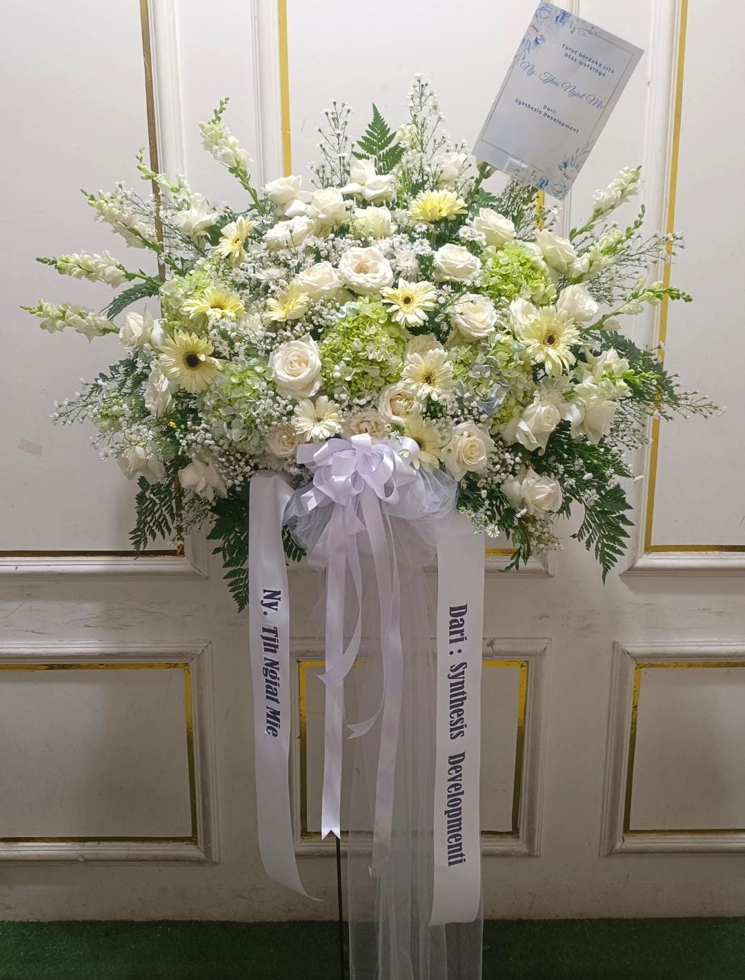 Standing flower berduka cita